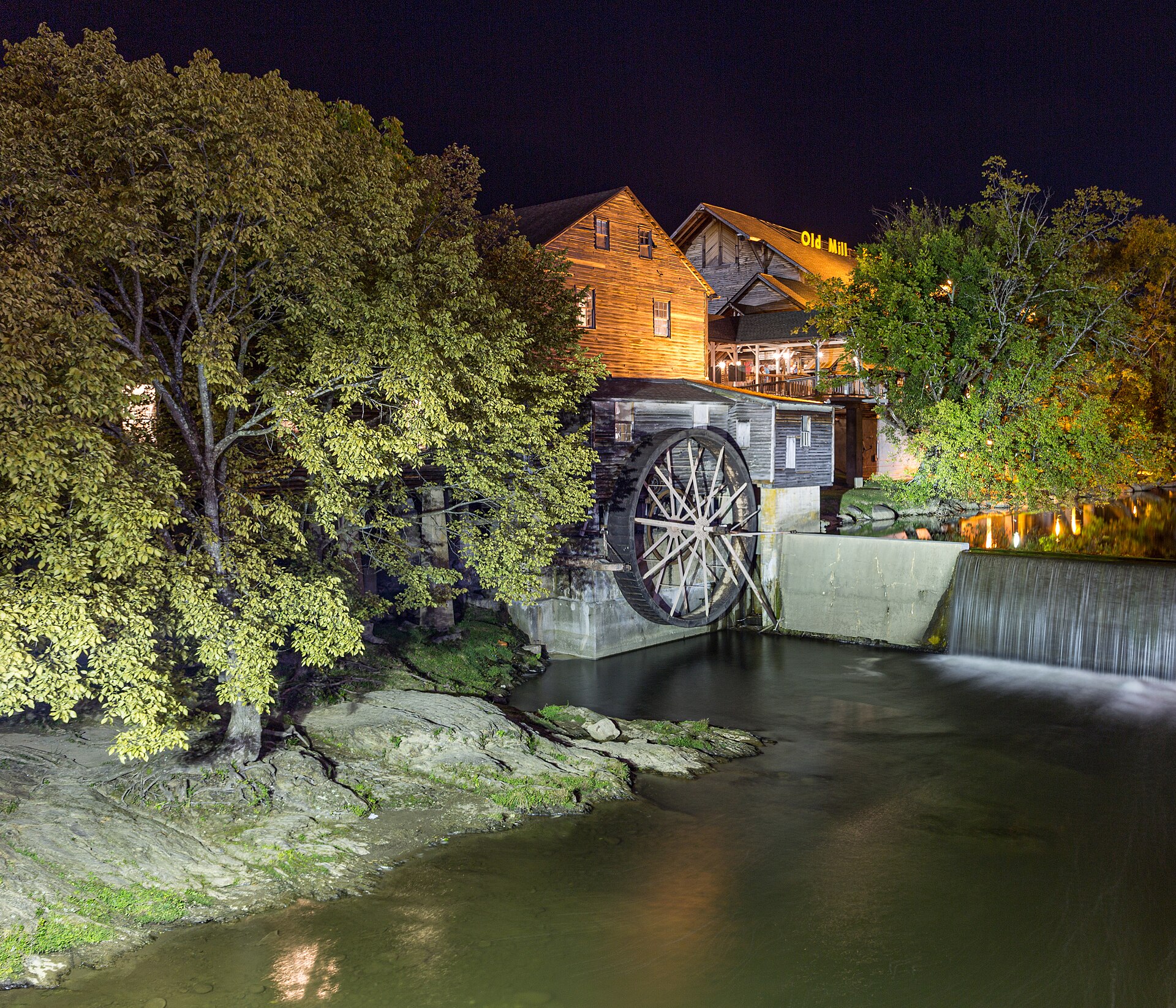 MJK49036 Pigeon Forge Mill.jpg